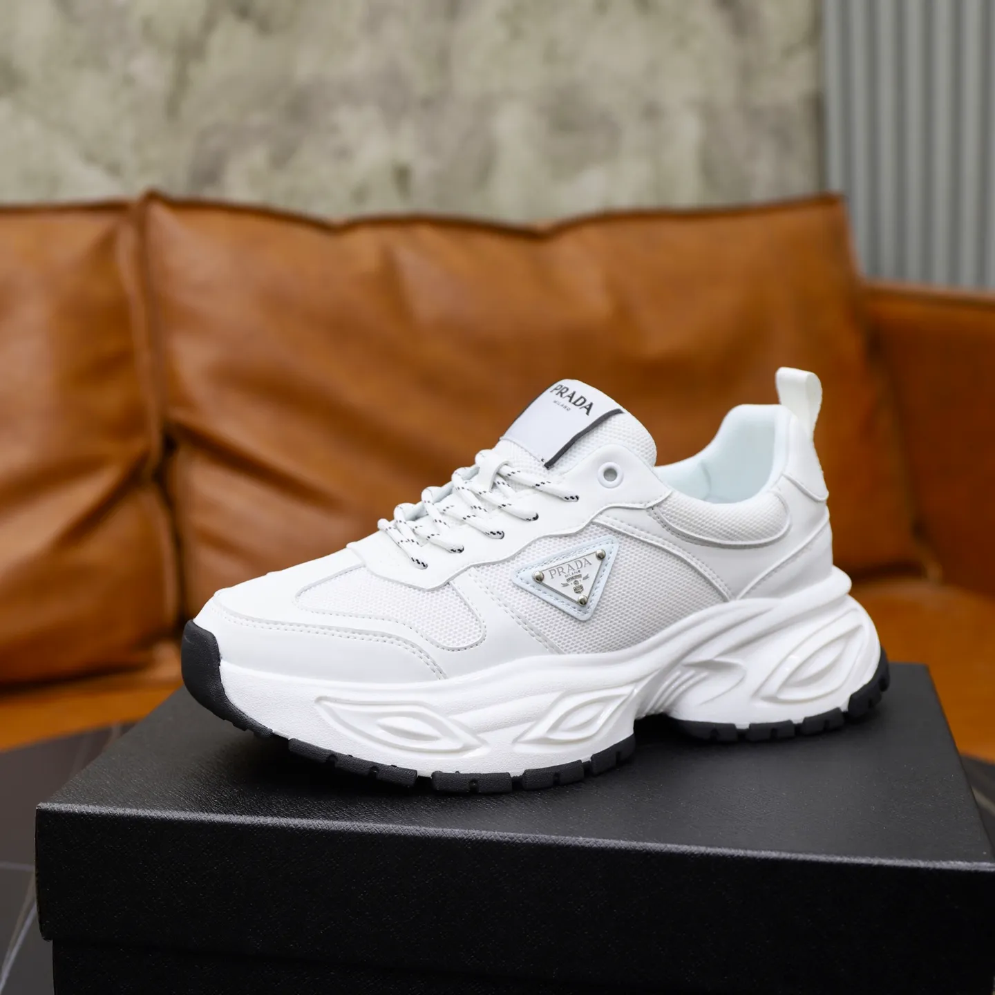 Ex-factory price: 462💰🙅‍♂️🙅‍♂️🙅‍♂️ Brand: PRADA Standard code: 38-44 (45 customized) Grade: Same as the official website Material: Original material splicing Comfortable and breathable lining Lightweight and wear-resistant sports outsole Style category: Men's fashionable casual shoes Running sneakers Distinguished luxury brand elements Top luxury Color: actual picture color